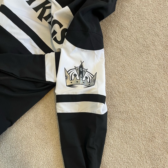 LA Kings Jacket - Picture 6 of 6